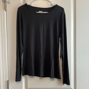 Vie Active Delilah L/S Top | NWT | Size Medium